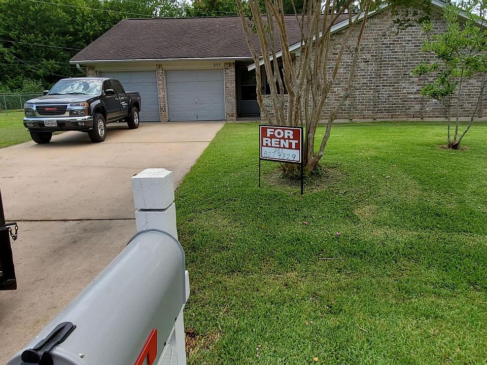 1st image of 2115 Crestwood Dr