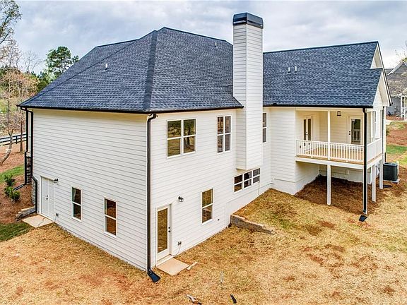 5th image of 16 Blandwood Dr