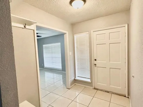 16110 White Star Dr, Houston, TX 77062