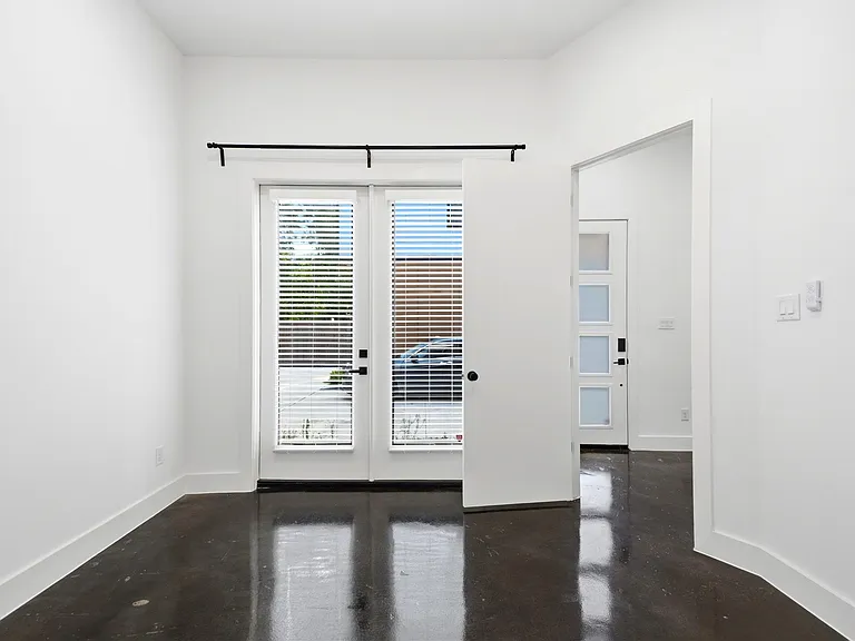 1307 Bayou St #B — Photo 6