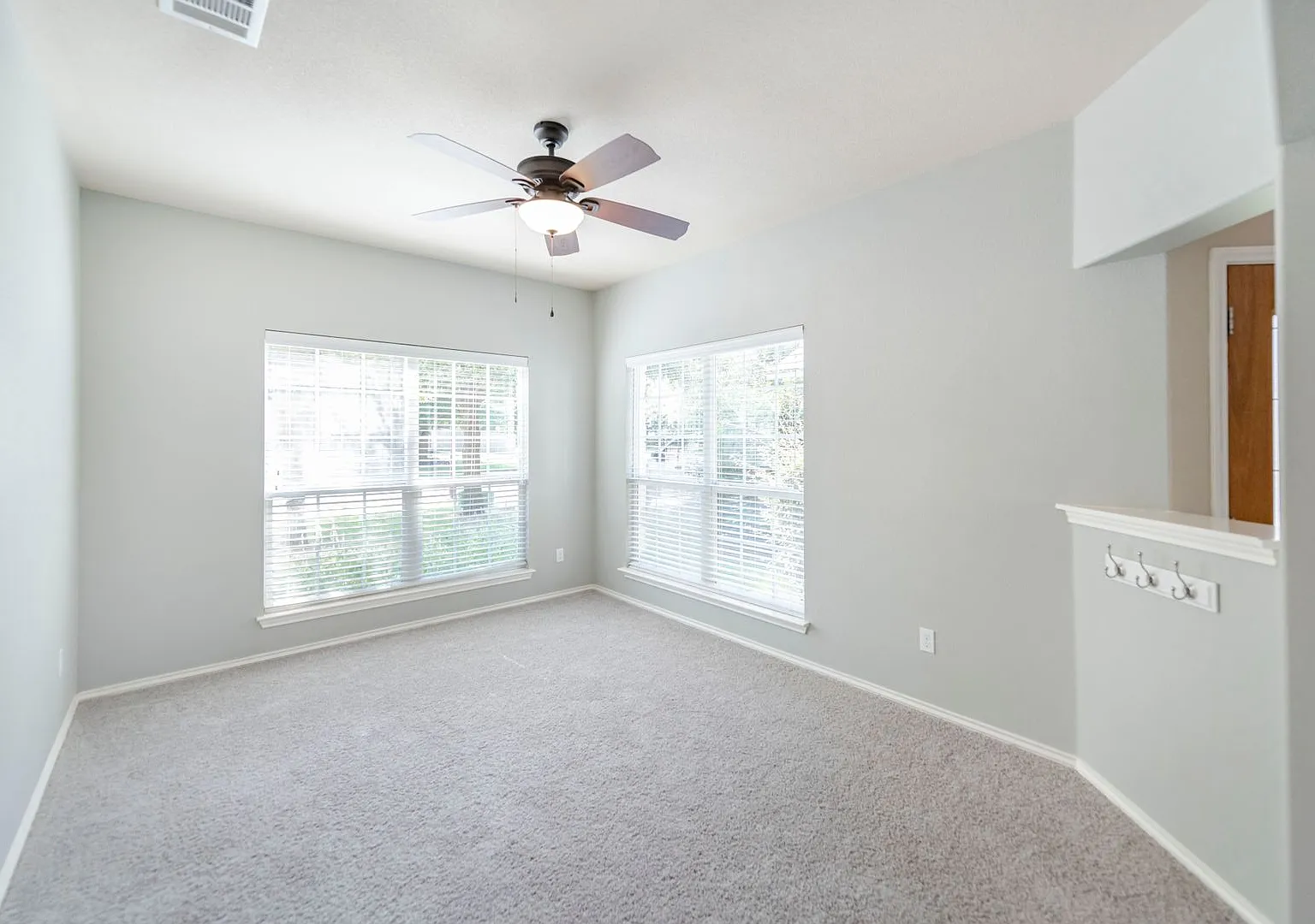 Stylish Avery Ranch Home — Photo 2