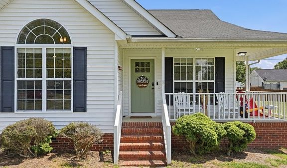 4th image of 14 Ash Grove Rd