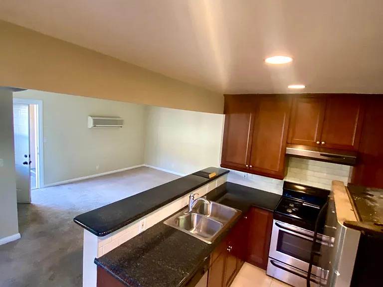 11647 Ayres Ave — Photo 5