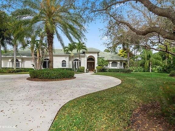 4th image of 7679 Wexford Way