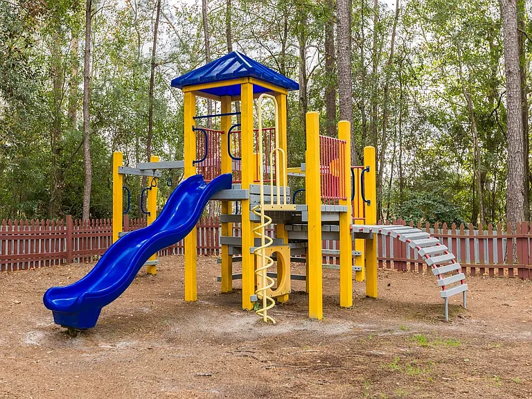 PALM TRACE APARTMENTS — Photo 38