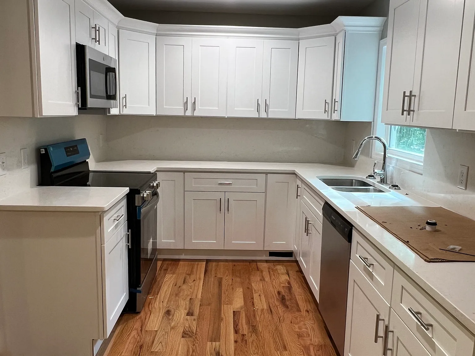 3 bed, 2.0 bath, 1600 sqft, $2,000 — Photo 3