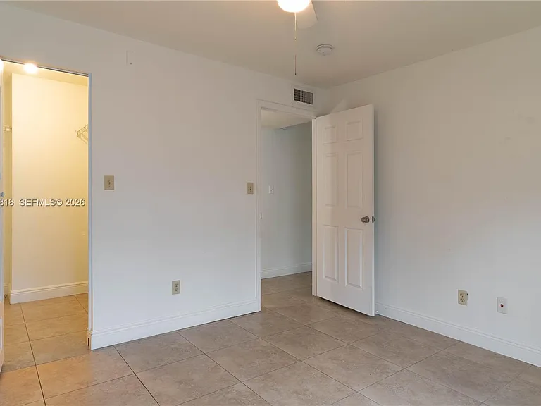 875 Riverside Dr #715 — Photo 21