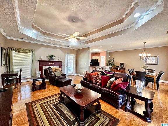 2nd image of 2524 Englewood Dr
