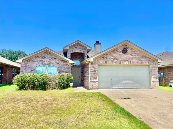 4604 Sapphire Ln, Granbury, TX 76049