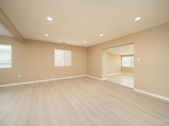 4th image of 214 N Santa Clara St