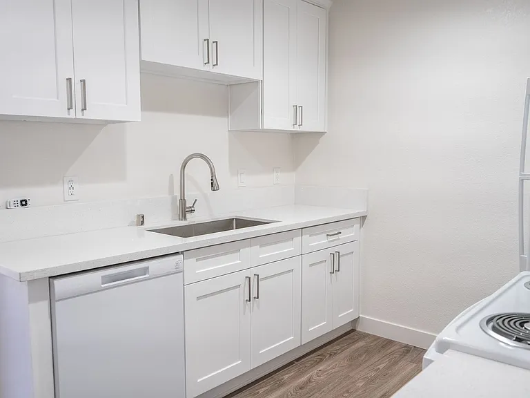 Sycamore Hills Village Apartments — Photo 18