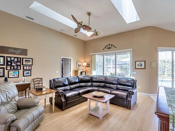 5th image of 848 Stony Point Dr