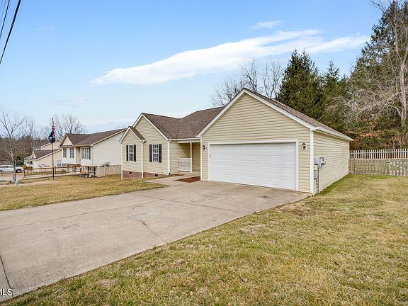4th image of 1019 Fox Meadow Cir