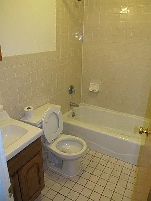 Rented by FlatFinders Realty | media 45