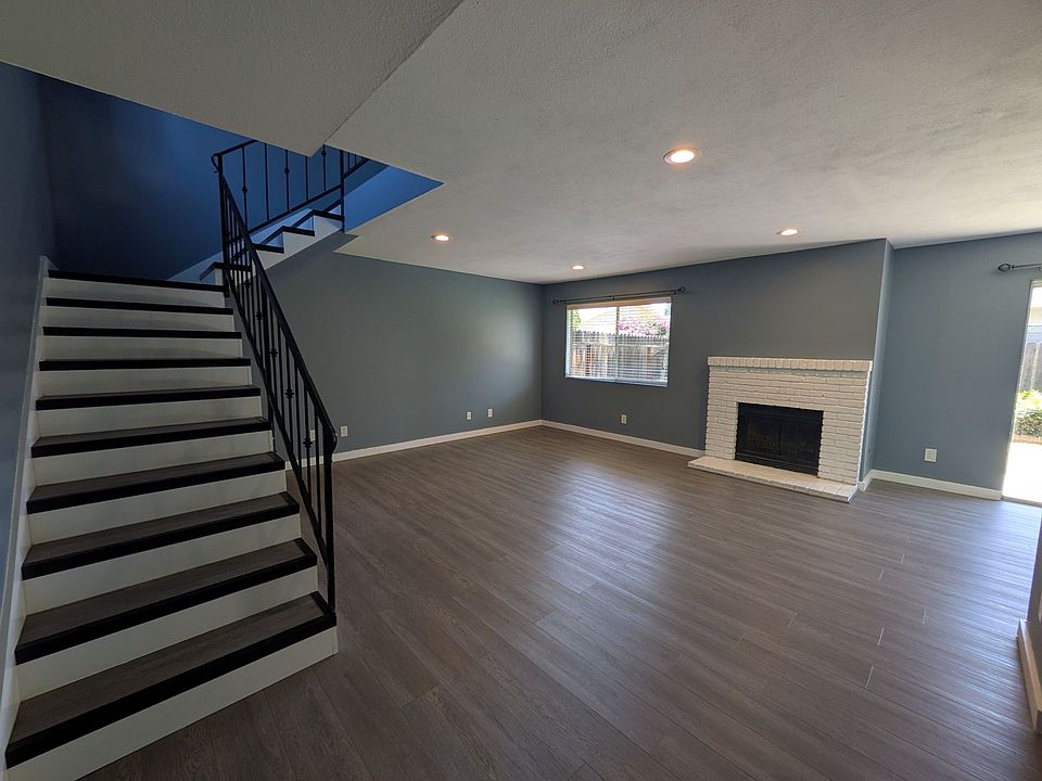 1st image of 1738 Lynne Dr Unit 20