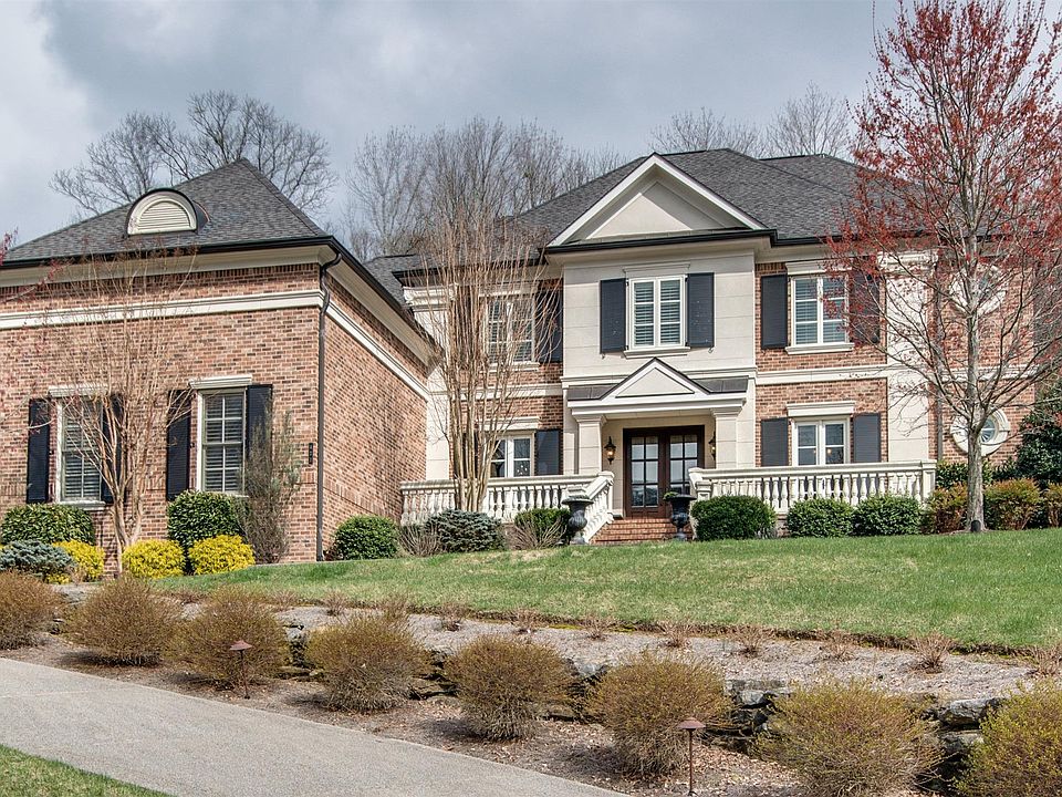 1st image of 421 Yorkshire Garden Cir