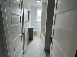 Spacious 2 Bed/1 Bath Apartment In Charleston, Charleston, WV 25311