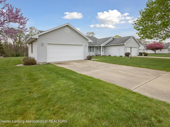 2942 Twelve Oaks Dr #27, Charlotte, MI 48813