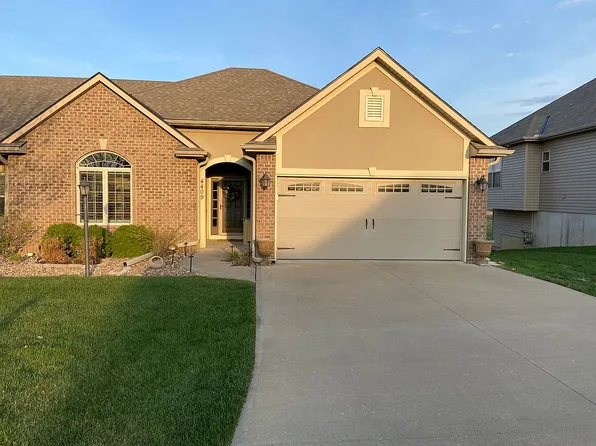 4409 Stonebridge Dr W, Saint Joseph, MO 64505