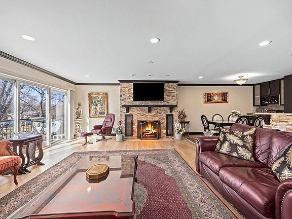 5th image of 140 Carriage Way Dr #C-218