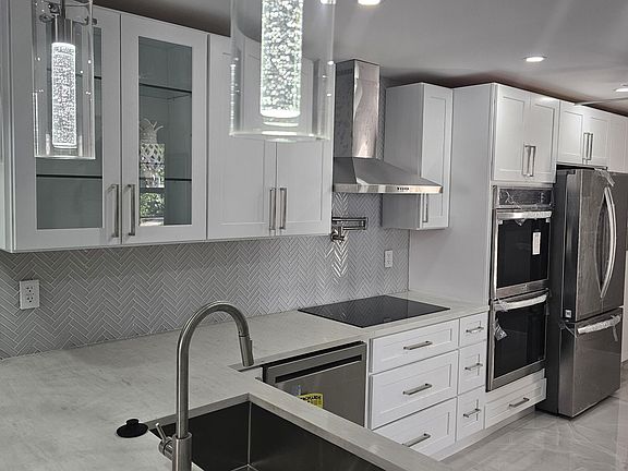 5th image of 1 Royal Palm Way #101