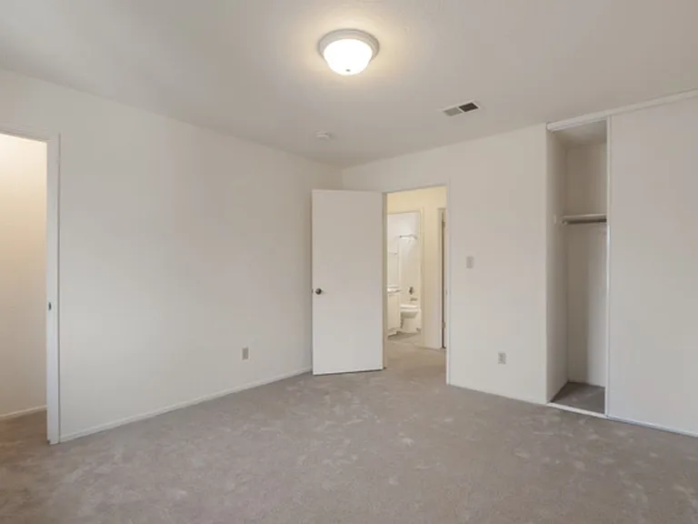 Sequoia Apartments 3 MONTHS FREE RENT on 3 and 4 bedroom townhomes — Photo 38
