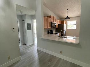 3350 Jaywood Ter APT J221, Boca Raton, FL 33431