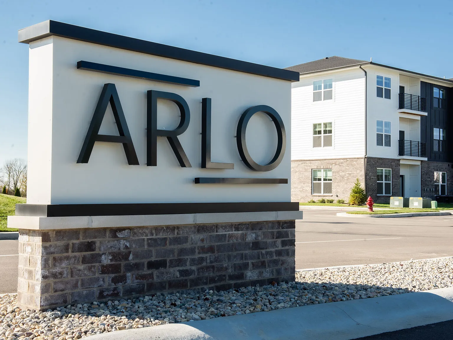 Arlo Apartments — Photo 1