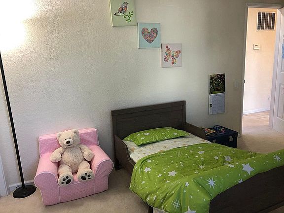 2nd Bedroom (or Study)