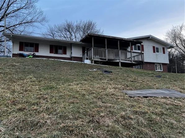 343 Vanderbilt Rd, Connellsville, PA 15425