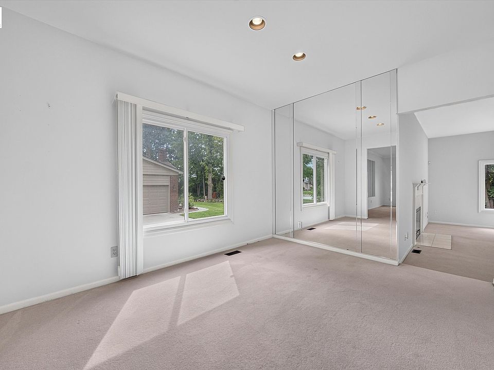 1431 Provincial Dr, photo 26
