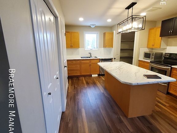 2nd image of 339A 6th St SE
