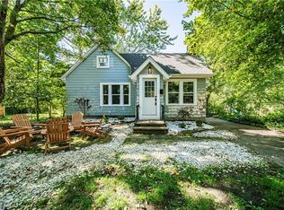 1602 Rydalmount Rd, Cleveland Heights, OH 44118