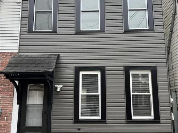 142 Front St, Catasauqua, PA 18032