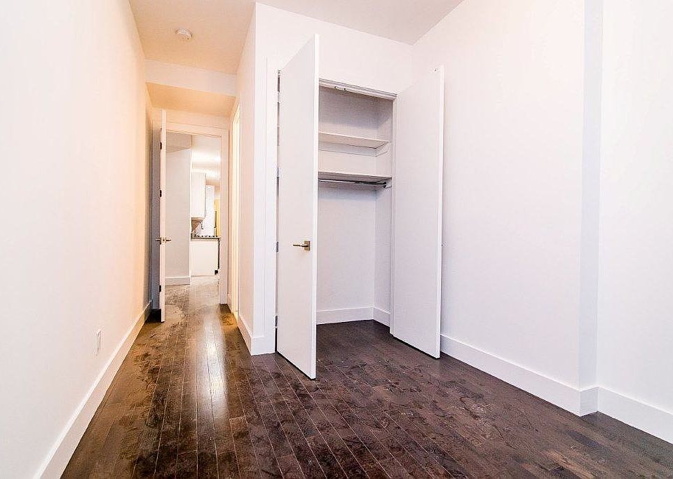 1st image of 256 Graham Ave #4RAIL