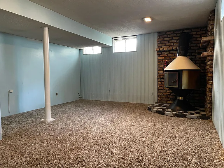 5818 Pratt St — Photo 9