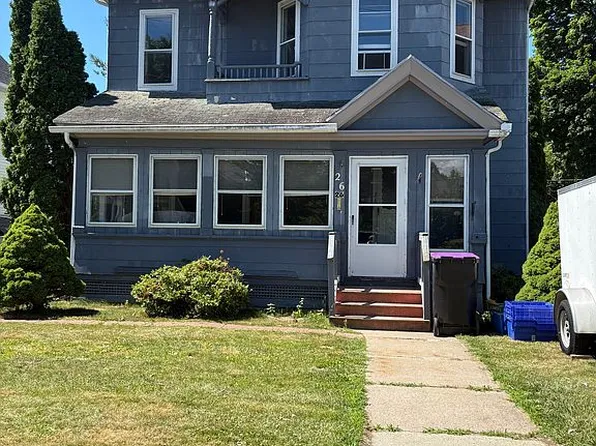 26 Willow St, Holyoke, MA 01040