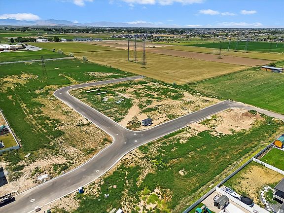 4th image of 3159 W 3300 S