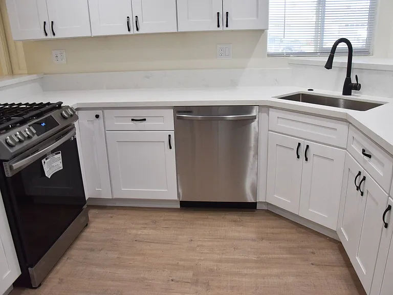 2318 E Coolidge Ave — Photo 50
