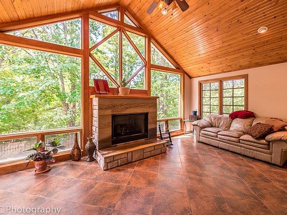 5th image of 3 Whalley Ln