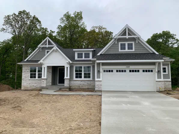 1449 Kimber Dr SE, Lowell, MI 49331
