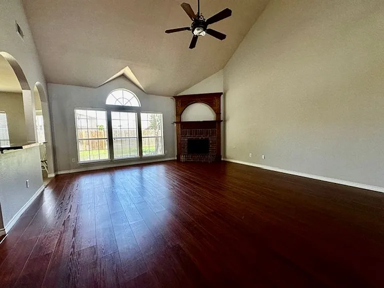 7005 Crenshaw Ln — Photo 23