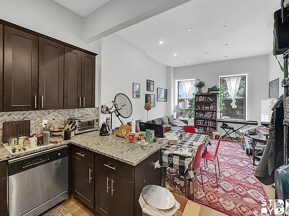2nd image of 588 Franklin Ave #1