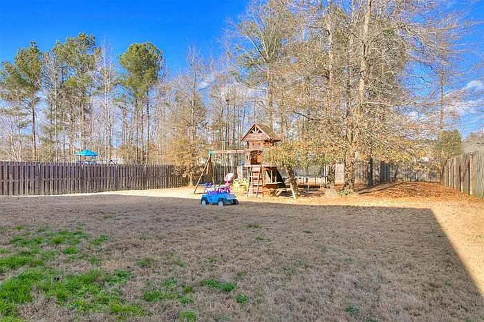 511 Sebastian Dr — Photo 36