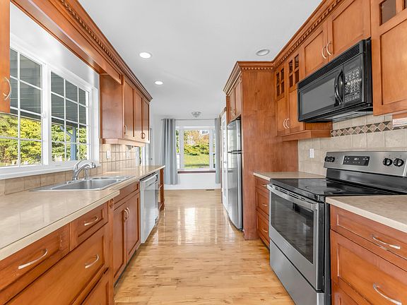 4th image of 8063 Wiltshire Blvd