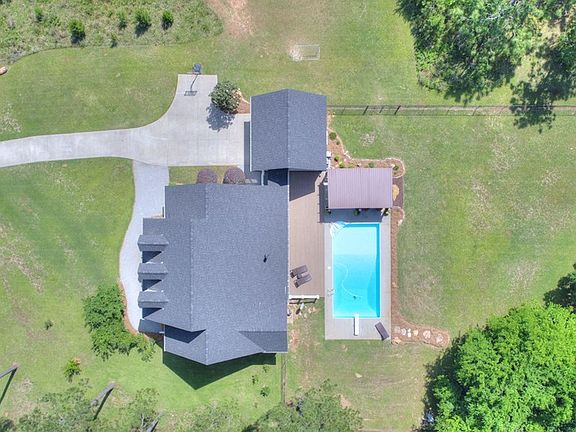 5th image of 173 Creekridge Dr