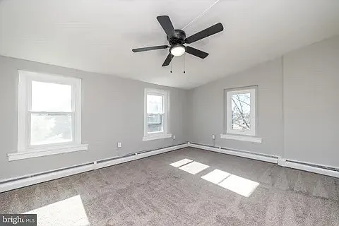 706-708 E Walnut St #B — Photo 17