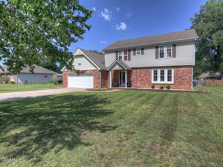 Listing photo 3