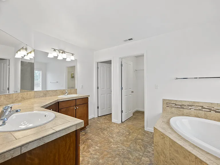13016 114th Avenue Ct E — Photo 32
