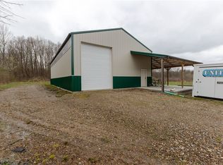 661 Braceville Robinson Rd NW, Southington, OH 44470